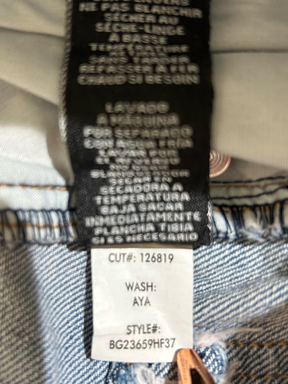 BCBGeneration Skater High Rise Straight Leg Medium Wash Jeans Sz 11/30 NWT - Picture 9 of 11